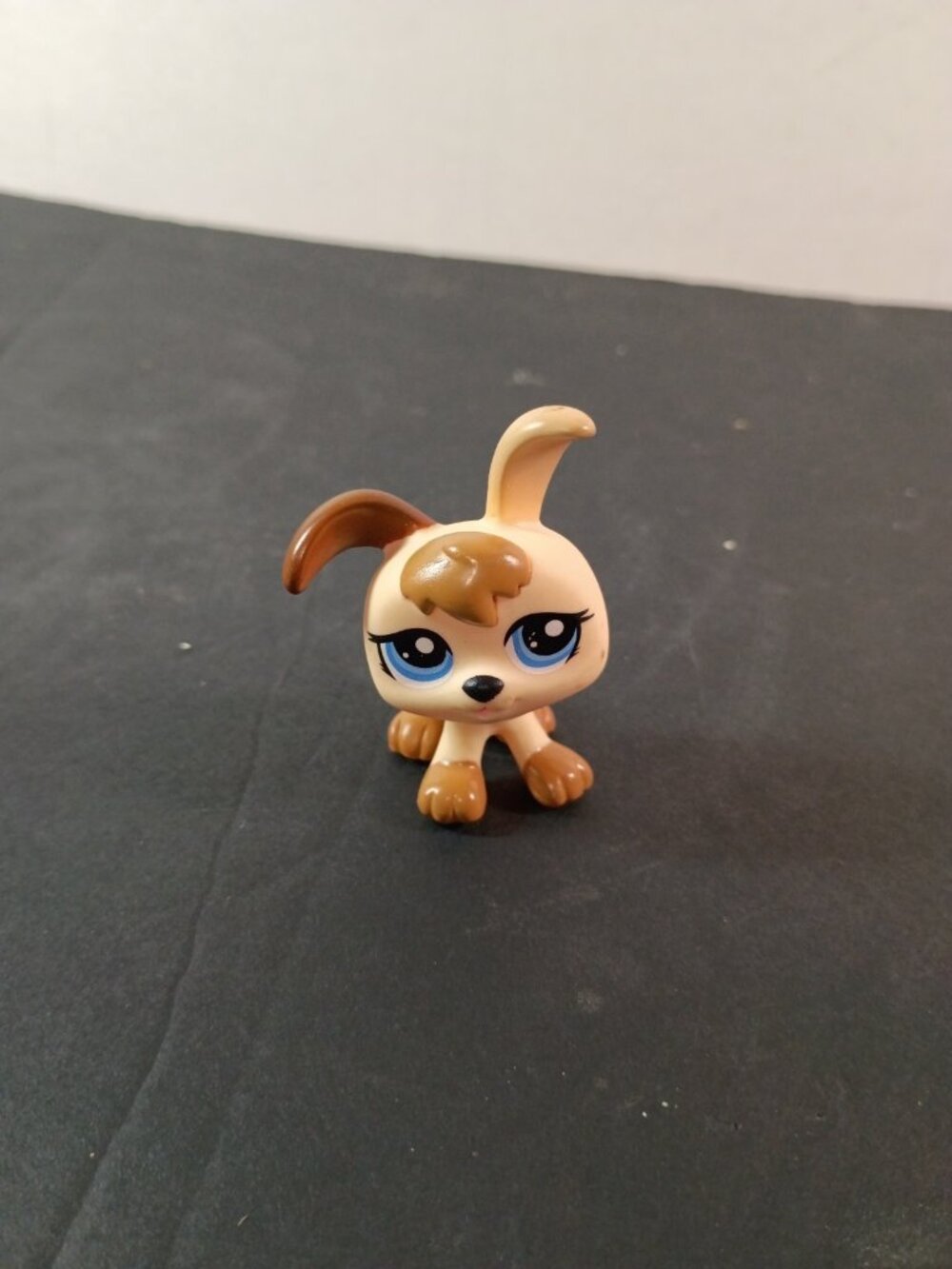 Littlest Pet Shop LPS #1339 Tan Blonde Brown Dog Puppy 2009 PETRIPLET Blue Eye